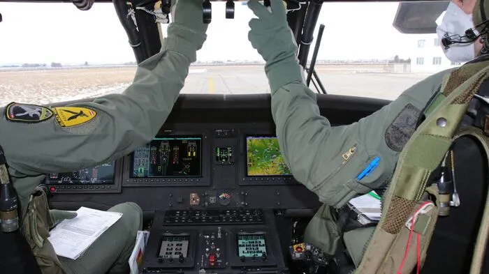 Der erste von neun "Black Hawk" des Bundesheeres wurde mit einem neuen Cockpit ausgestattet.