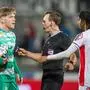 WOLFSBERG,AUSTRIA,17.FEB.24 - SOCCER - ADMIRAL Bundesliga, Wolfsberger AC vs WSG Tirol. Image shows Bror Blume (Wattens), referee Achim Untergasser and Thierno Ballo (WAC).  
Photo: GEPA pictures/ Matthias Trinkl