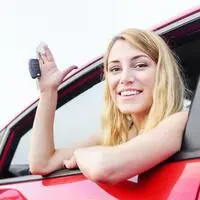 Viele junge Erwachsene sind froh, wenn sie endlich ihren Führerschein haben (Symbolfoto)