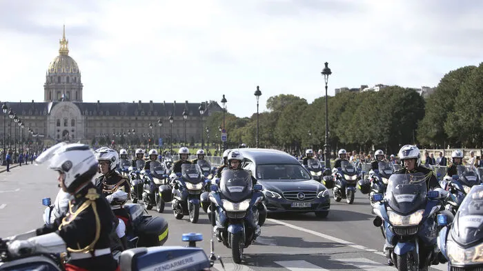 Mit einem großen Trauergottesdienst nahm Frankreich am Montag Abschied von seinem früheren Staatspräsidenten Jacques Chirac (1995-2007).