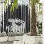 Eine Kunstinstallation mit dem Portrait von Ingeborg Bachmann 