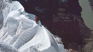 Am Wächtengrat zum Gipfel des Jirishanca in Peru