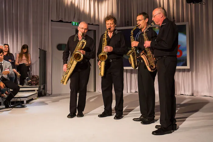 ... Das „Carinthia Saxophonquartett“ hieß Klagenfurt Publikum und Zuschauer mit der Volkswaise „Jå griaß enk Gott“ willkommen ...