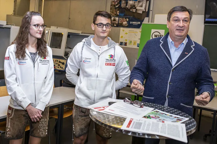 Jennifer Oberegger, Thomas Gasser und Wirtschaftskammerpräsident Jürgen Mandl