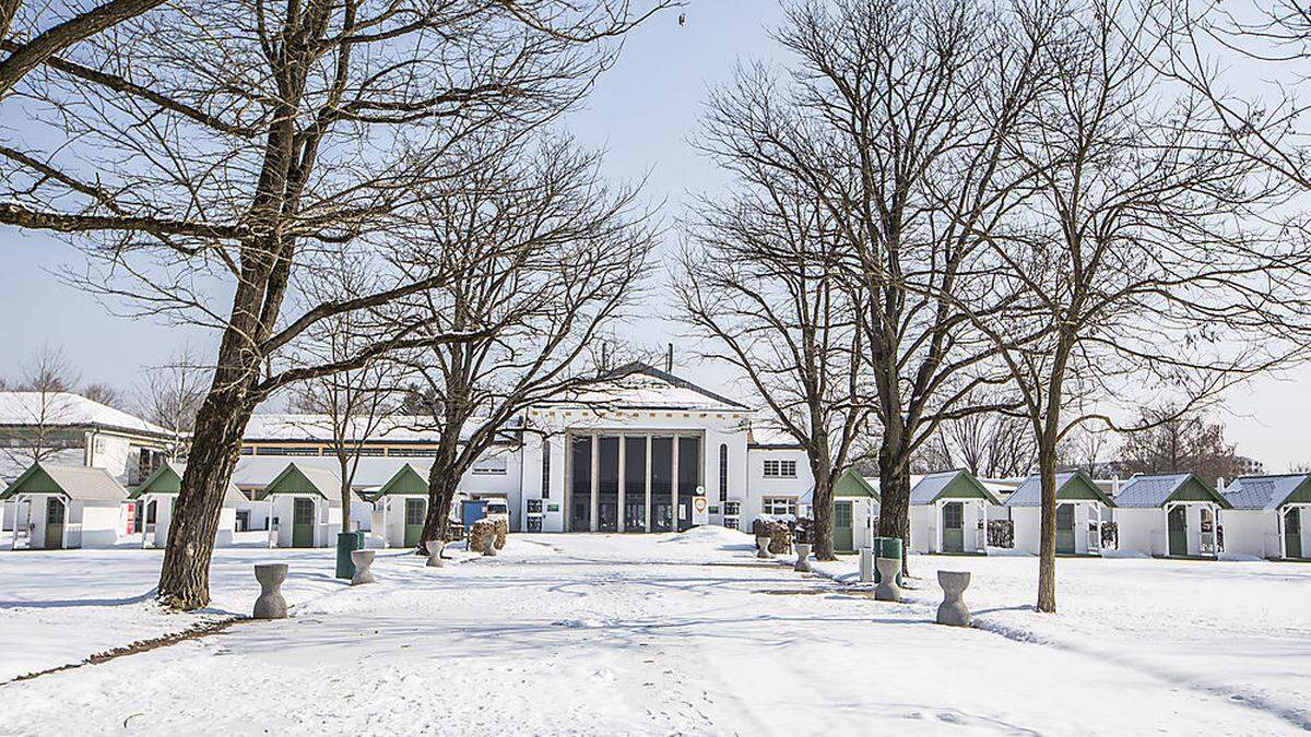 Winter im Strandbad Klagenfurt: Im Februar gab es in Klagenfurt 51 Zentimeter Neuschnee  