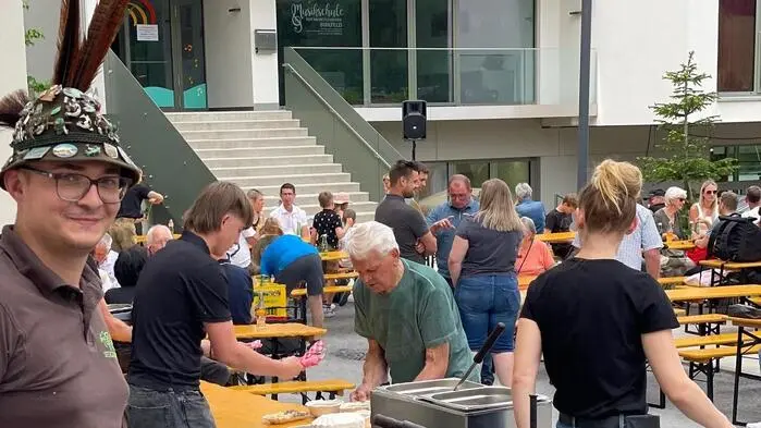 In Birkfeld wurde angeheizt: Zum zweiten Mal organisierte der Musikverein Birkfeld sein sogenanntes „Birkfelder Genussfestl“. 