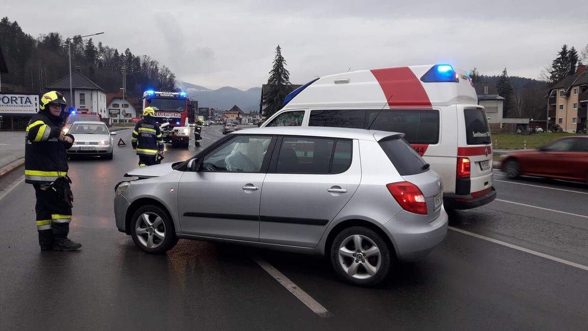 In Rosental krachten am Freitagnachmittag zwei Fahrzeuge gegeneinander