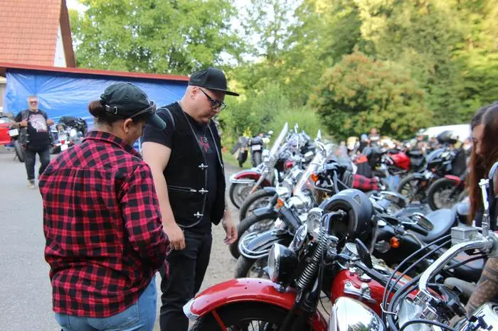 Zum Treffen gehörte es auch, die verschiedensten Motorräder zu bewundern