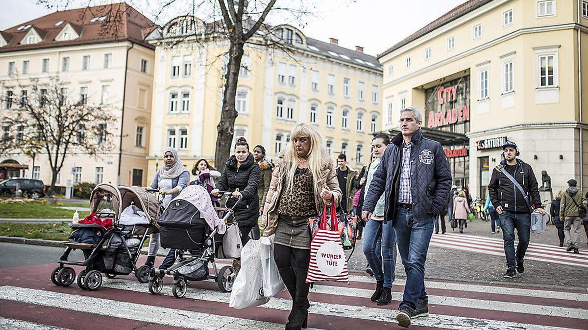 3. Einkaufssamstag: Gute Stimmung in den Einkaufszentren