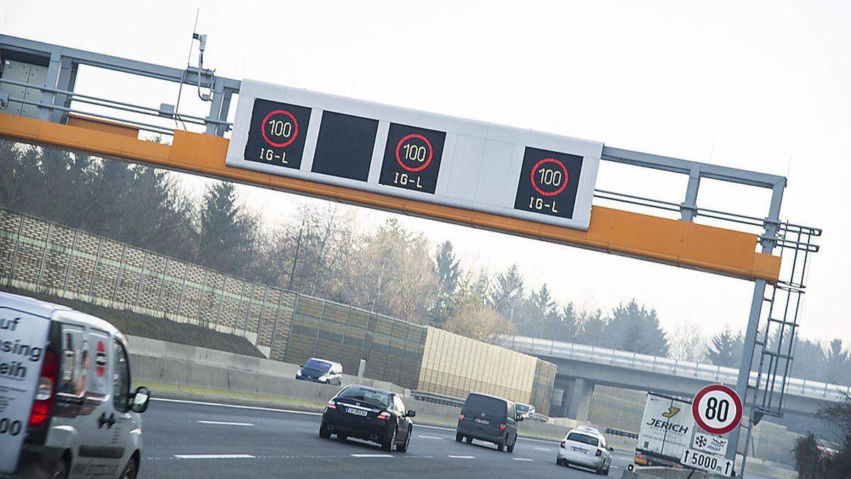 Der &quot;Luft-Hunderter&quot; auf der Autobahn soll den Feinstaub eindämmen