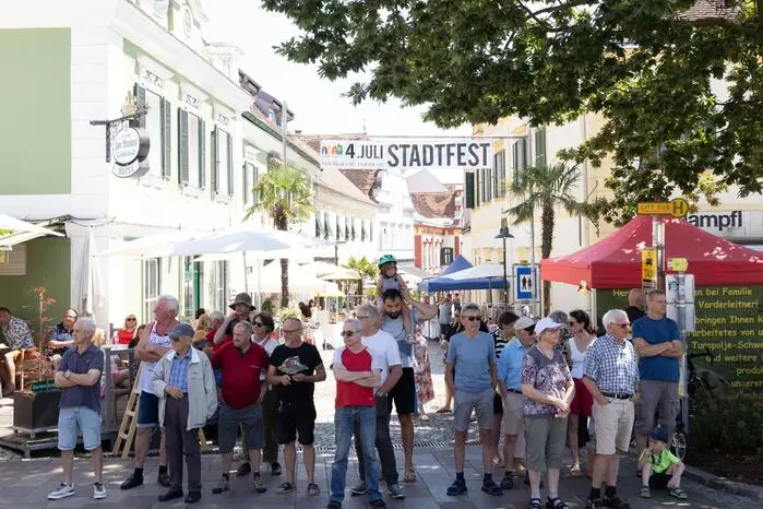 ... Innenstadt und zogen viele staunende Blicke auf sich.