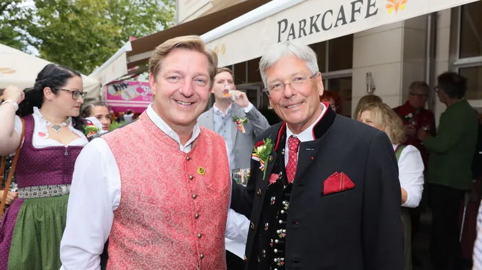 Bürgermeister Günther Albel und Landeshauptmann Peter Kaiser (SPÖ) beim Empfang.