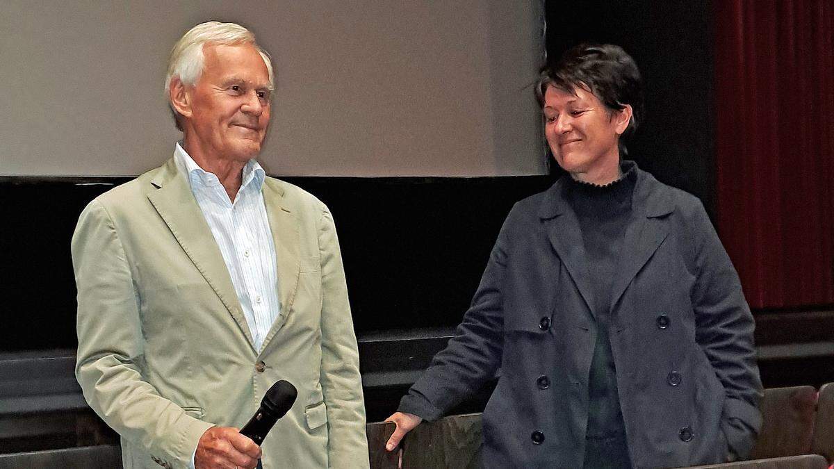 Filmproduzent Dieter Pochlatko mit Elisabeth Scharang im Brucker Kino