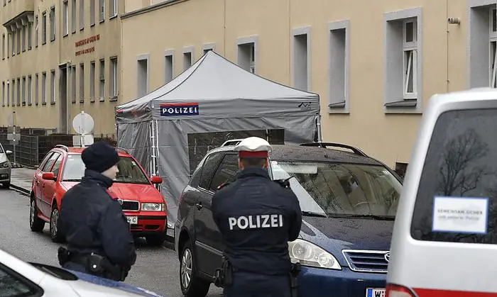 ABD0078_20180103 - WIEN - ÖSTERREICH: Mordverdacht in Wien-Leopoldstadt, Frau erstochen, Mann nach Fenstersturz tot, Kind in Krankenhaus am Mittwoch, 03. Jänner 2018 in Wien. - FOTO: APA/HANS PUNZ