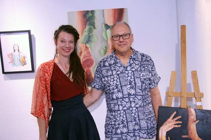 Die beiden Voitsberger Hans-Peter Schwab und seine Tochter Nicole Schwab zeigen unter dem Titel „Organisches“ eine Auswahl ihrer Werke. Hans-Peter Schwab stellt Glasobjekte, von filigranen Gravuren bis zu großformatigen Glasobjekten aus, Nicole Schwab zeigt Bilder in unterschiedlichen Techniken. Ihr besonderes Interesse liegt bei den Darstellungen des menschlichen Körpers. 
