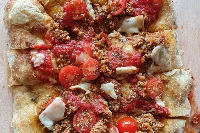 Am 4. Juli öffnet dann das Restaurant Kantina. "Pinsa, ready to order!", hieß es vorab bei diesem Foto.