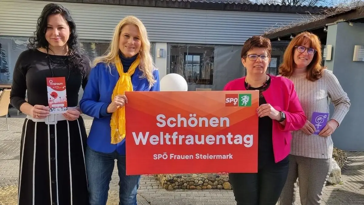 Sandra Jakomini, Elisabeth Grossmann, Bernadette Kerschler, Eva Surma (v.l.n.r.)