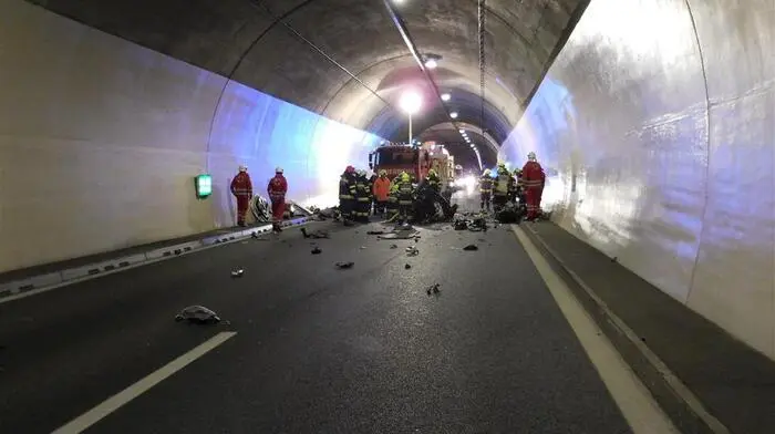 Montag in den frühen Morgenstunden kam es im Niklasdorftunnel zu einem folgenschweren Verkehrsunfall...