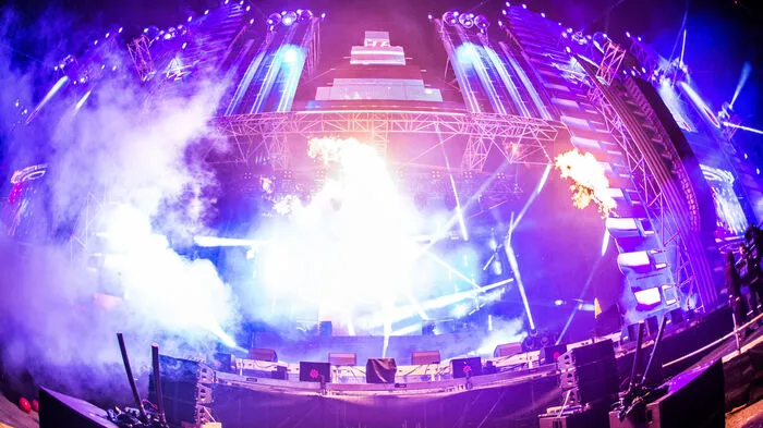 Heute geht das Lake-Festival am Schwarzl zu Ende: Am letzten Tag locken Borgore, Dimitri Vegas &amp; Like Mike, DJ Snake, Headhunterz, Kshmr, Rene Rodrigezz, Timmy Trumpet und Will Sparks auf der Main-Stage. Deorro, Dirty Audio, Makj und Zoofunktion auf der Moon-Stage .... Das ganze Programm gibt es hier!