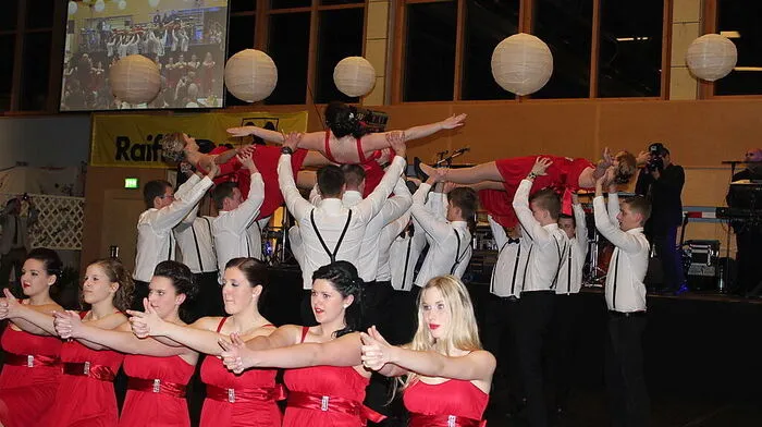 Die gelungene Polonaise war aufgeteilt in einen klassischen und einen modernen Teil