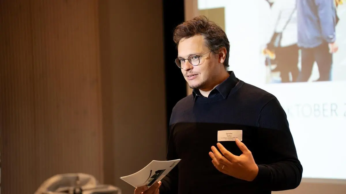 Stefan Spindler studierte Architektur und ist als Ortskernkoordinator in der Abteilung 17 „Landes- und Regionalentwicklung“ am Land Steiermark angesiedelt