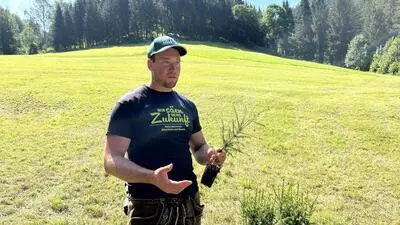 Christian Haberl aus St. Michael hat als Erster im Bezirk Leoben Soja angebaut