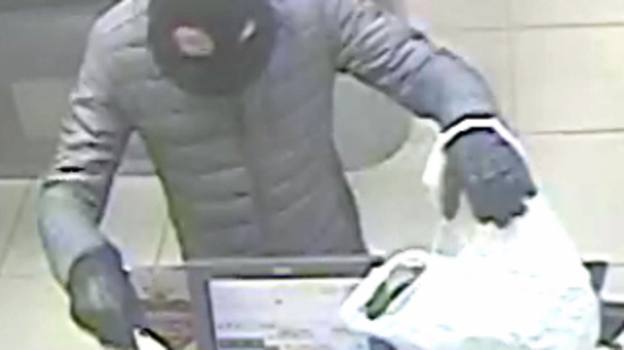 In Graz ist am Donnerstagnachmittag eine Billa-Filiale überfallen worden. Der Täter betrat gegen 17.15 Uhr das Geschäft in der Grazer Körblergasse.