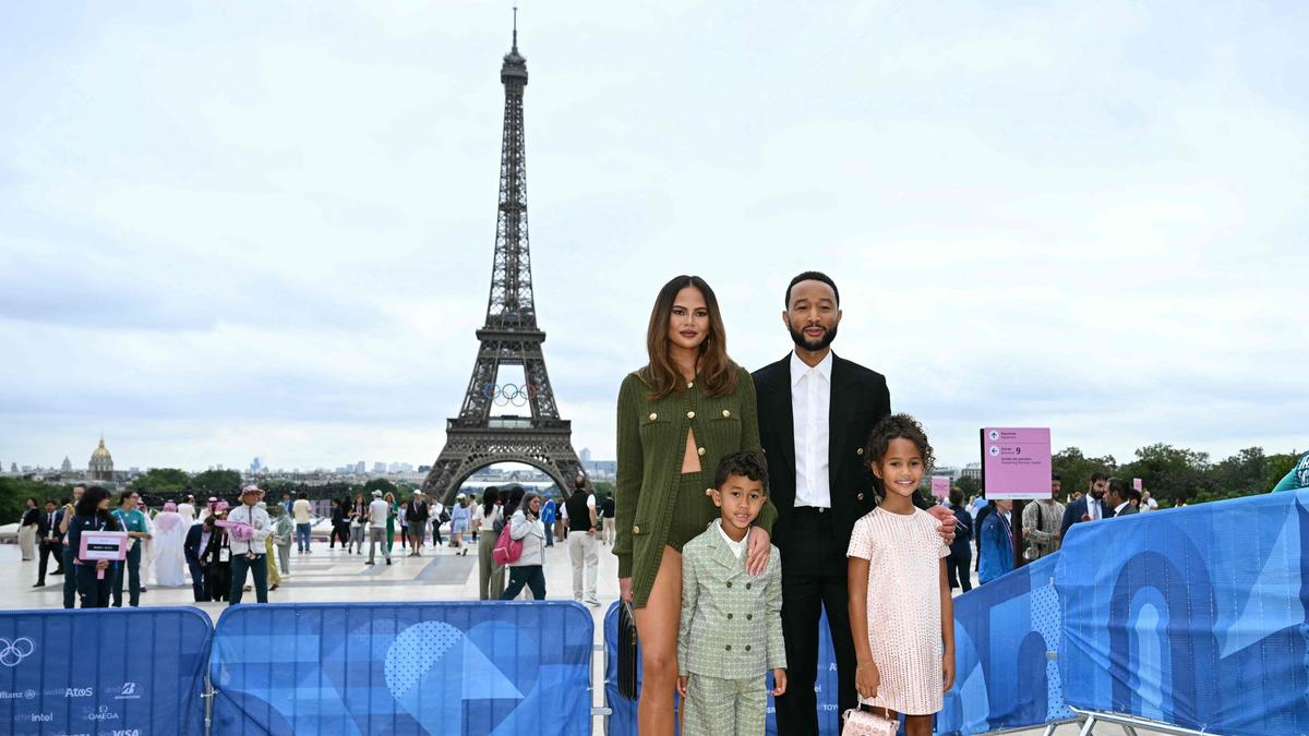  John Legend und Frau Chrissy Teigen mit ihren zwei älteren Kindern 