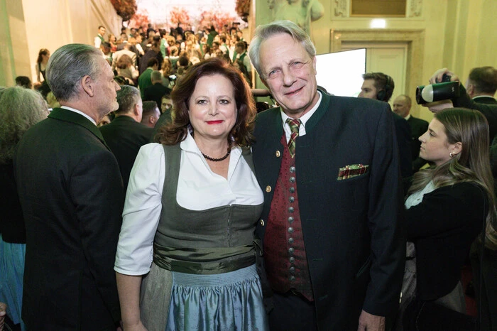 Verkehrslandesrätin Claudia Holzer in Begleitung von Andreas Reichel 