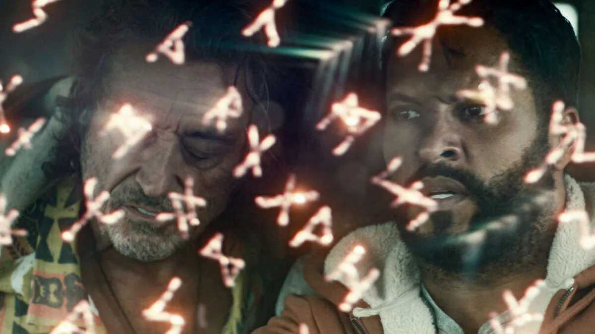 Shadow (Ricky Whittle) ist auf der Reise - ob Mr. Wednesday (Ian McShane) da eine Hilfe ist?