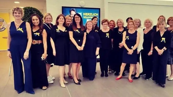 Die Soroptimistinnen St. Veit luden zum Kabarett-Abend mit Christof Spörk in die Blumenhalle. Der Reinerlös kommt den Unwetteropfern in Treffen zugute. Klicken Sie sich durch.