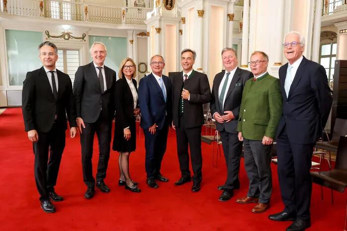 Neue und alte Grazer ÖVP: Hohensinner, Riegler, Gmeinbauer, Eisel-Eiselsberg, Nagl, Frölich, Piffl-Percevic und Rüsch.