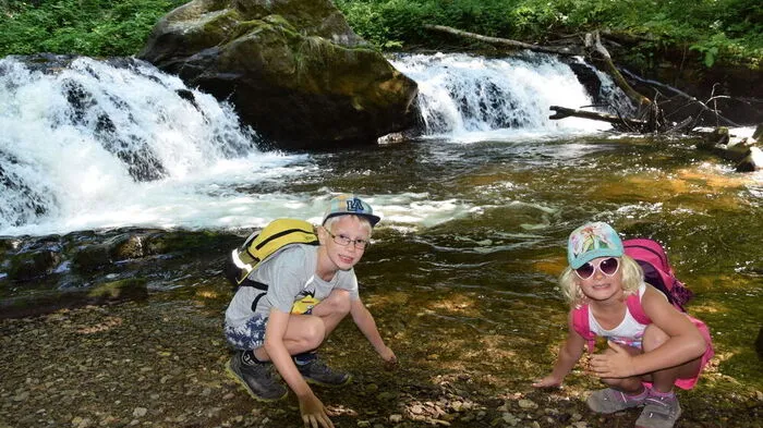 Etwas Abkühlung suchten dieser Tage Jonathan und Marina aus Eibiswald in der Laßnitzklause bei Deutschlandsberg. Übermittelt hat dieses Foto Gerald Kiegerl aus Eibiswald. Herzlichen Dank!
