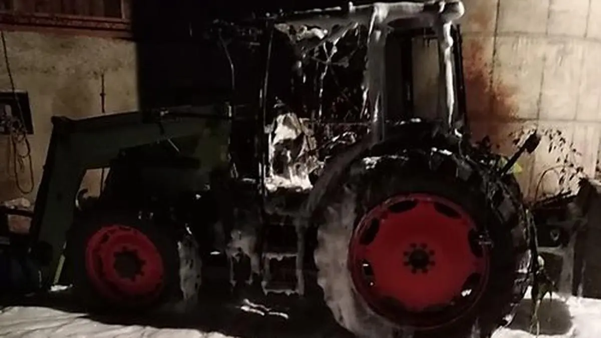 Am Traktor entstand Totalschaden