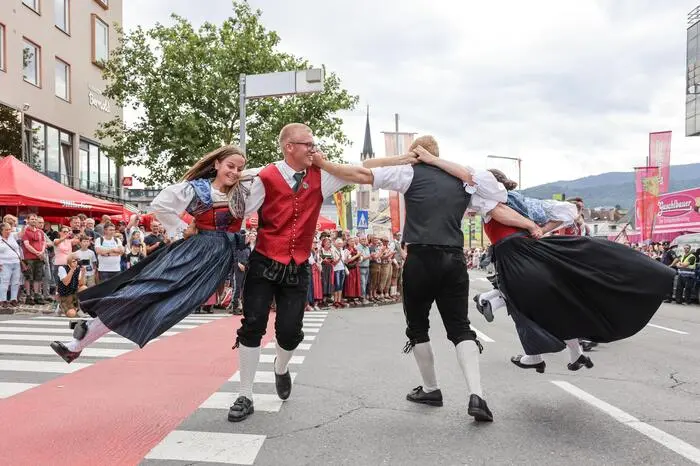 Tanz, Musik und Brauchtum stehen im Mittelpunkt