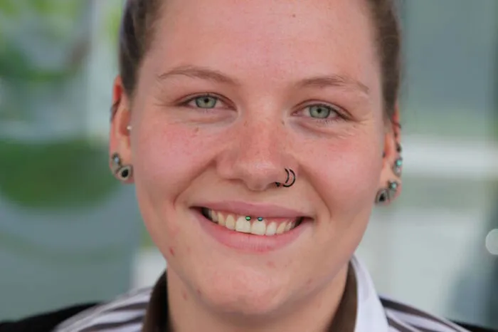 Laura Hödl, Angestellte, Vorau: Ich würde mir wünschen, dass es bei uns im Lebensmittel-Supermarkt etwas ruhiger wird, wenn den Leuten wieder mehr Freizeitmöglichkeiten offen stehen. Die letzten Monate waren beruflich mitunter schon recht stressig, besonders zu den Spitzenzeiten. Abgegangen ist mir am meisten der eingeschränkte persönliche Kontakt mit meinen Freundinnen. Das wird jetzt nachgeholt.