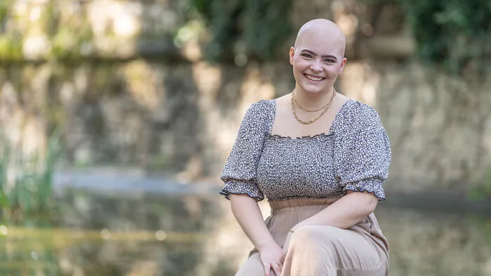 Paula.Plsi teilt auf sozialen Medien wie TikTok ihr Leben mit der Öffentlichkeit – und 1,5 Millionen Leute folgen ihr. Die Grazerin spricht offen über ihre Erkrankung Alopecia. Auch im Interview mit Thomas Wieser.