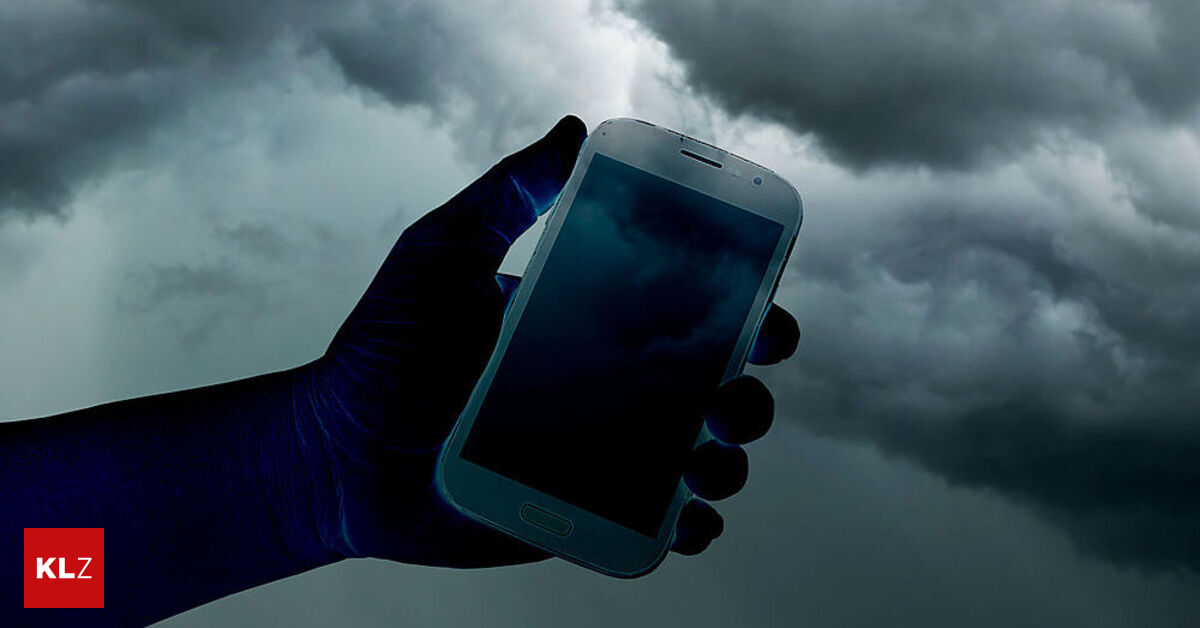 Darf Man Bei Gewitter Telefonieren Mythen-Check: Sicher bei Gewitter: Schlägt der Blitz ins Handy ein?