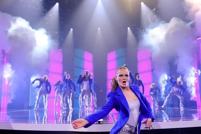 - Die große Chance - Let's sing and dance - Probe - Wer wird das „Talent des Jahres“? Showdown bei „Die große Chance – Let’s sing and dance“ im Finale in ORF 1. Fanny Stapf und Andi Knoll heißen die neun Finalistinnen und Finalisten noch ein letztes Mal auf der „DGC“-Bühne willkommen. Christina Stürmer, Cesár Sampson und Thorsteinn Einarsson kommentieren als Jury die Auftritte, die Entscheidung, wer am Ende gewinnt und 50.000 Euro mit nach Hause nehmen kann, treffen dieses Mal alleine die Zuschauer:innen vor den Bildschirmen. Im Bild: Limited Edition. - SENDUNG: ORF1 - FR - 17.05.2024 - 20:15 Uhr - Copyright: ORF/Hans Leitner - Veröffentlichung honorarfrei nur für redaktionelle Berichterstattung in Sendungszusammenhang und mit Copyrightangabe. Kontakt: foto@orf.at