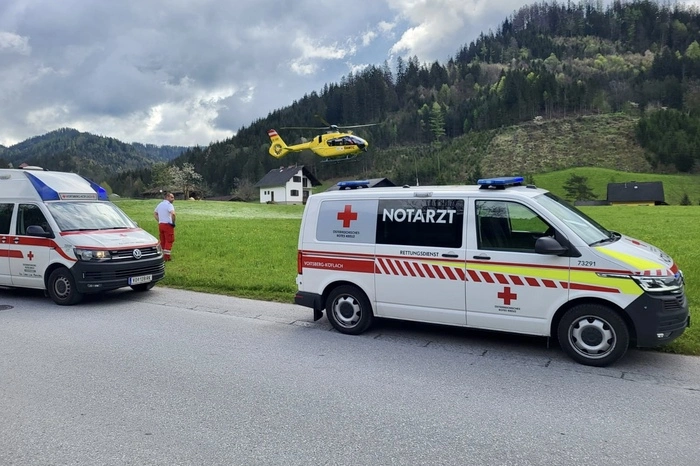 Sie wurde mit dem Hubschrauber ins LKH Graz geflogen