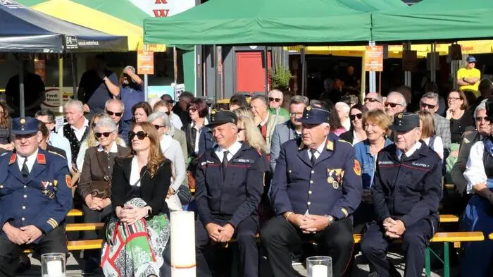 Strahlendes Herbstwetter herrschte am Wochenende - also Grund genug, zum Herbstfest zu laden. Und das machte am Sonntag die Freiwillige Feuerwehr (FF) Launsdorf. 