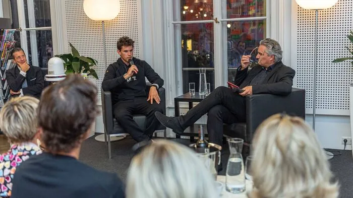 ... zu Gast bei der Keinen Zeitung in Wien - und Chefredakteur Hubert Patterer bat ihn im "Salon" zum Gespräch.
