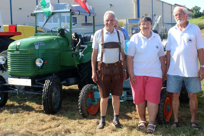 Jedes Jahr am 3. Sonntag im Juli veranstalten die derzeit 53 Mitglieder des Clubs dieses Oldtimertreffen.