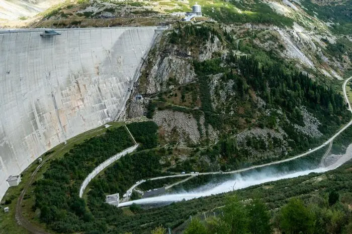 Bei der Kölnbreinsperre werden im Sommer Führungen angeboten