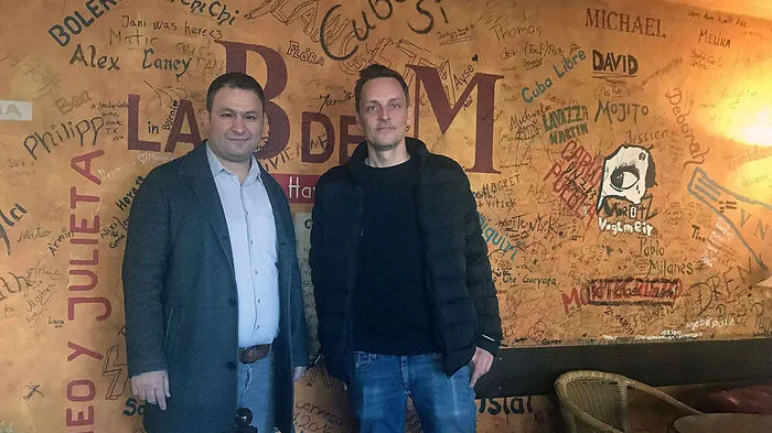 Neuer Mieter Mahir Gül mit Christian Reinprecht, Gesellschafter der Leibnitzer Bar „La Habana“
