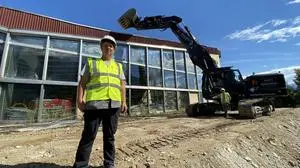 Er ist für die Abbrucharbeiten verantwortlich: Polier Leopold Kügerl