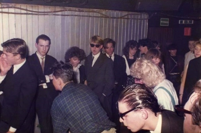 . . . ab dem Jahr 1982 "Club SF". Was "sinnvolle Freizeit" heißen sollte, wurde. . .