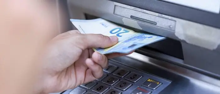 Viele Österreicherinnen und Österreicher zahlen noch gern mit Bargeld