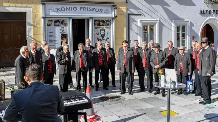 Der MGV St. Stefan präsentierte am KuKuMa seine neue CD "Wia die Zeit sich so schnell vaziacht."
