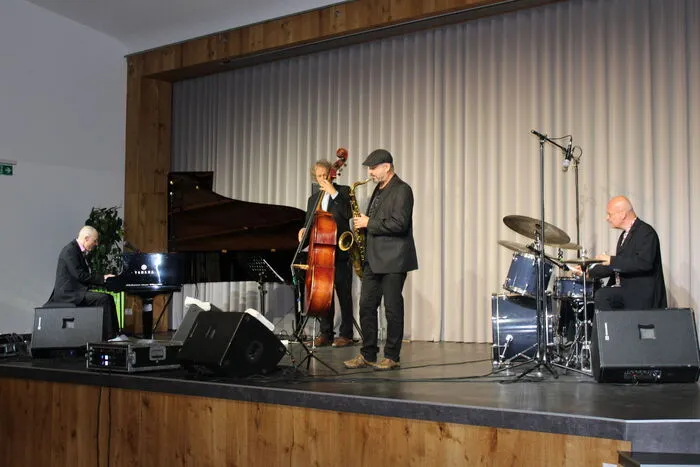 Das „Michael Alf Trio feat. Robert Friedl“ sorgte mit seinen Jazz-Blues-Klängen für beste Unterhaltung.